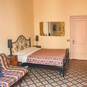 Casa Verdi - House Of Travelers Pensjonat Katania